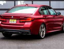 BMW признала, что седан M550i xDrive медленнее, чем заявлено