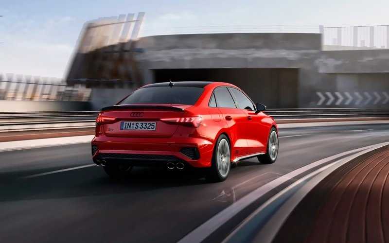 
            Audi привезла в Россию 290-сильные хэтчбеки и седаны S3 нового поколения
        