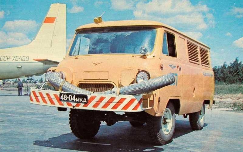 
            Штаб, снегоход, броневик и другие. 6 самых необычных версий &laquo;Буханки&raquo;
        