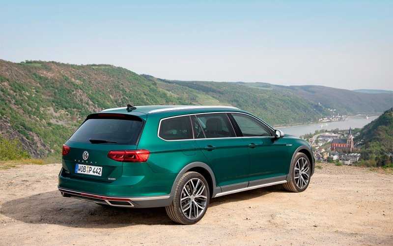 
            Volkswagen привез в Россию полноприводный универсал Passat Alltrack
        