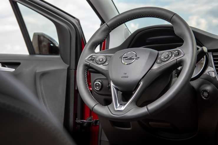 Чем меньше, тем больше: первый тест-драйв нового кроссовера Opel Crossland