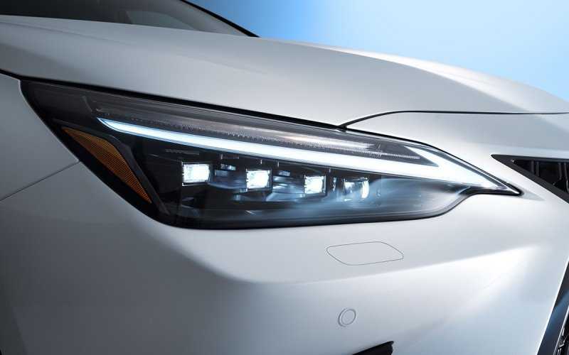 Новый Lexus NX 2021: сенсоры на руле, мотор 280 сил и другие детали