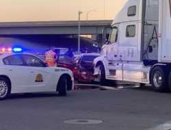 Две малолетних сестры угнали машину, чтобы поехать к океану, но врезались в грузовик