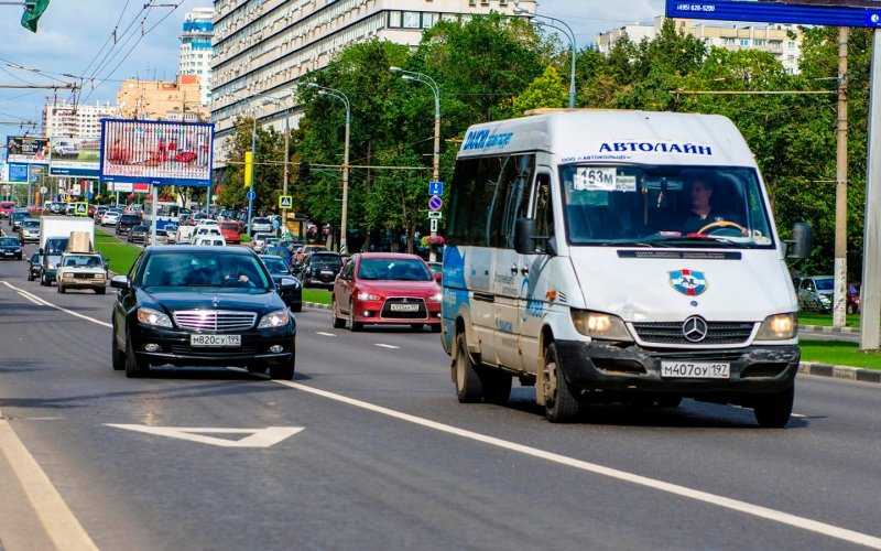 
            «Нарушители должны всем уступать». Верховный суд испугал обочечников
        