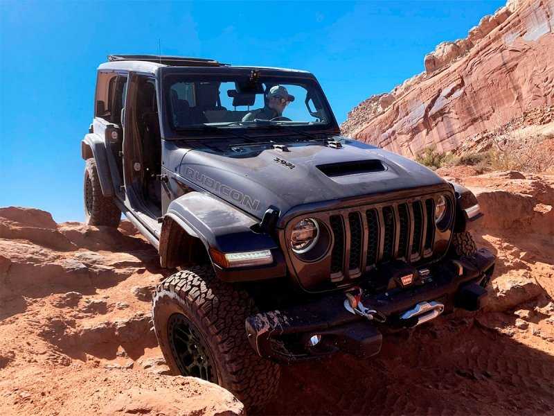 
            Jeep Wrangler получил сверхпроходимую модификацию
        