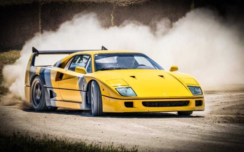 
            Видео: суперкар Ferrari F40 дрифтит на грунтовке и траве
        