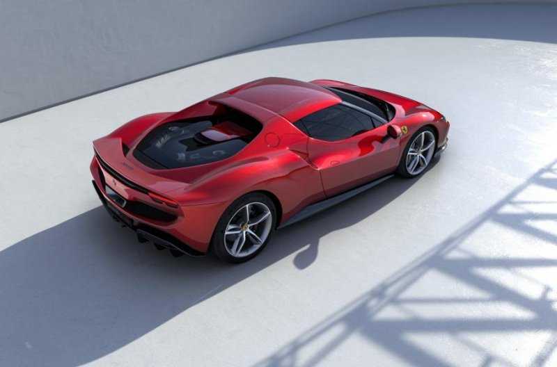 Ferrari представила первый дорожный суперкар с двигателем V6