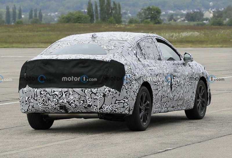 Ford вывела на тесты кросс-купе, которое придет на смену Mondeo