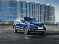 Geely показала фото и раскрыла комплектации новейшего кроссовера Atlas Pro