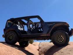 Jeep представил самую хардкорную версию Wrangler