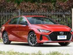 Китайцы начали продажи спортседана в полтора раза дешевле Corolla