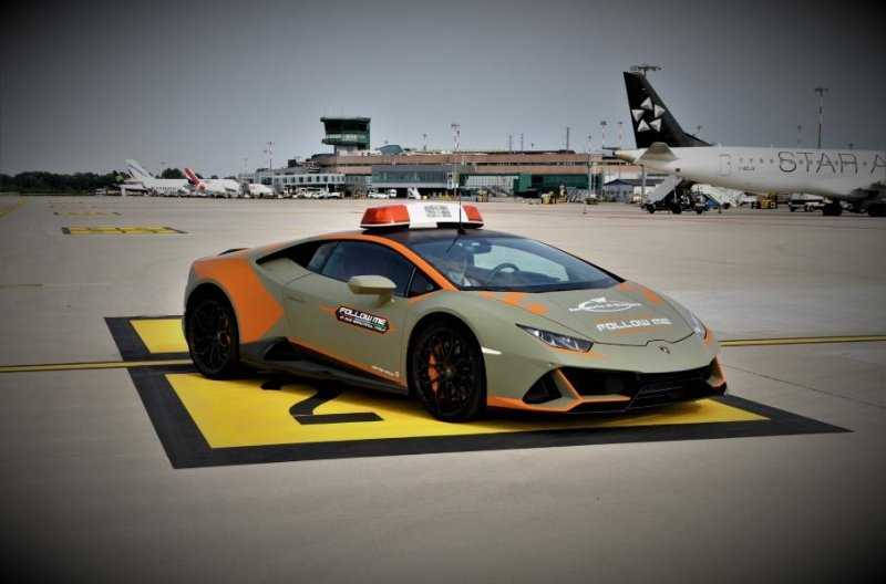 Lamborghini Huracan Evo стал машиной сопровождения в итальянском аэропорту