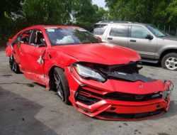 Lamborghini Urus можно купить всего за 60 000 рублей. Но поездить на нем не получится
