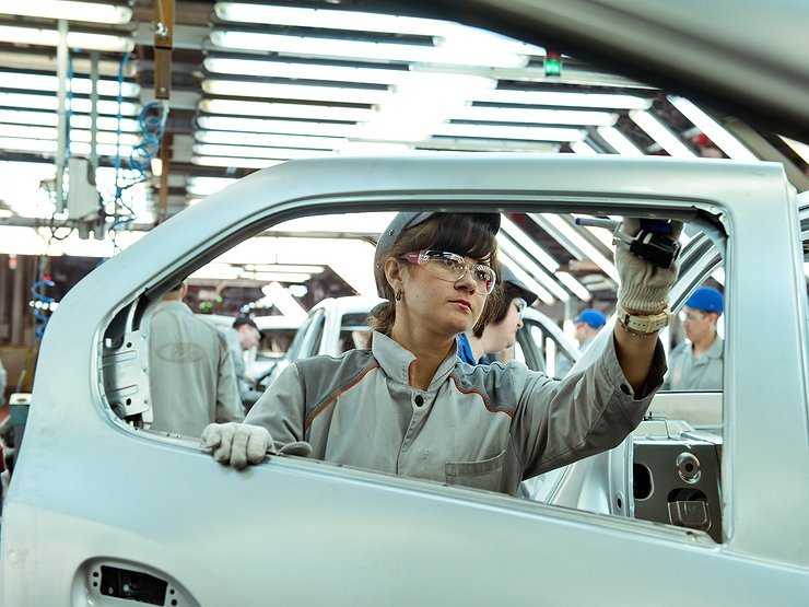 На АВТОВАЗе сменился президент и остановились конвейеры