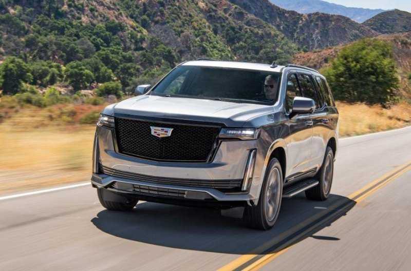 Новый Cadillac Escalade с огромным дисплеем и пневмоподвеской добрался до России