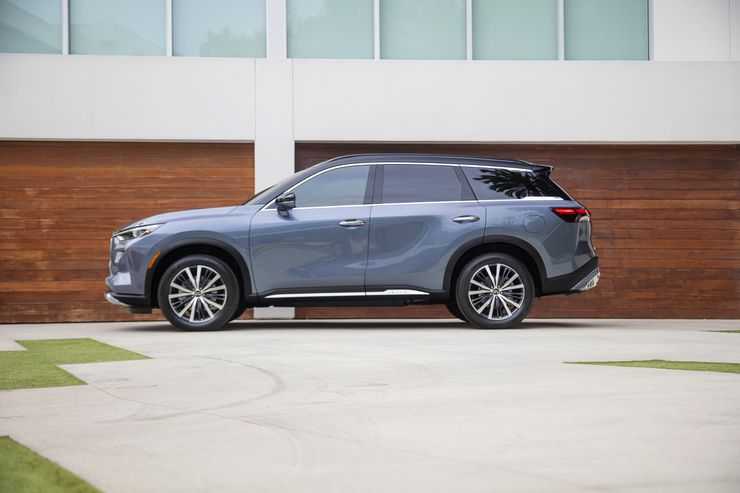 Новый Infiniti QX60: первый обзор премиального кроссовера для России
