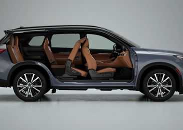 Новый Infiniti QX60: первый обзор премиального кроссовера для России
