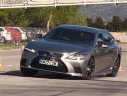 Обновленный Lexus LS проверили тестом «на лося»