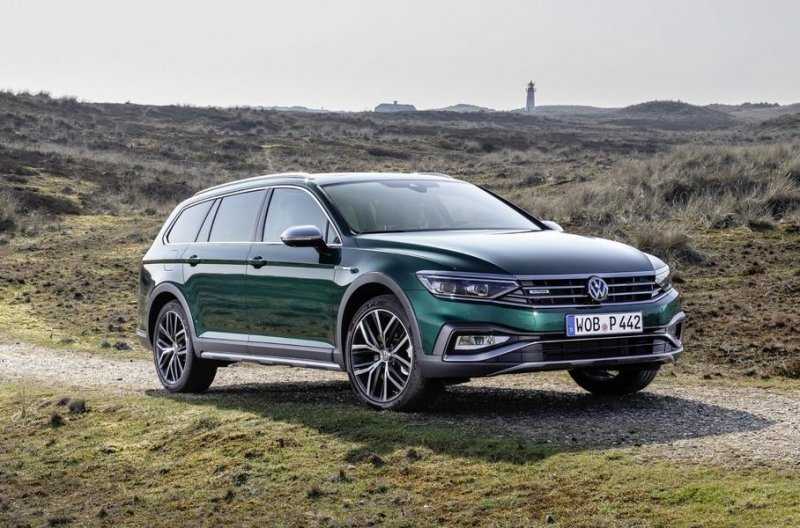 Обновленный универсал Volkswagen Passat Alltrack добрался до России