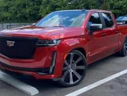 Посмотрите, как будет выглядеть новый Cadillac Escalade в кузове пикап