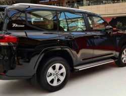 Посмотрите на самый дешевый Toyota Land Cruiser 300