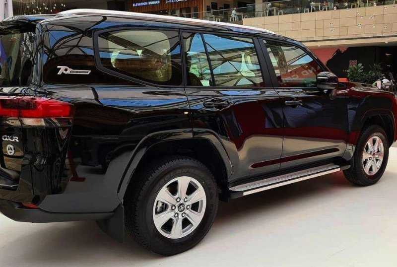 Посмотрите на самый дешевый Toyota Land Cruiser 300