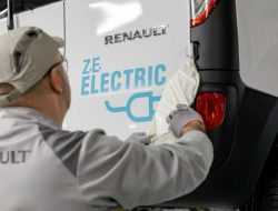 Renault построит «электрический город» из трёх заводов