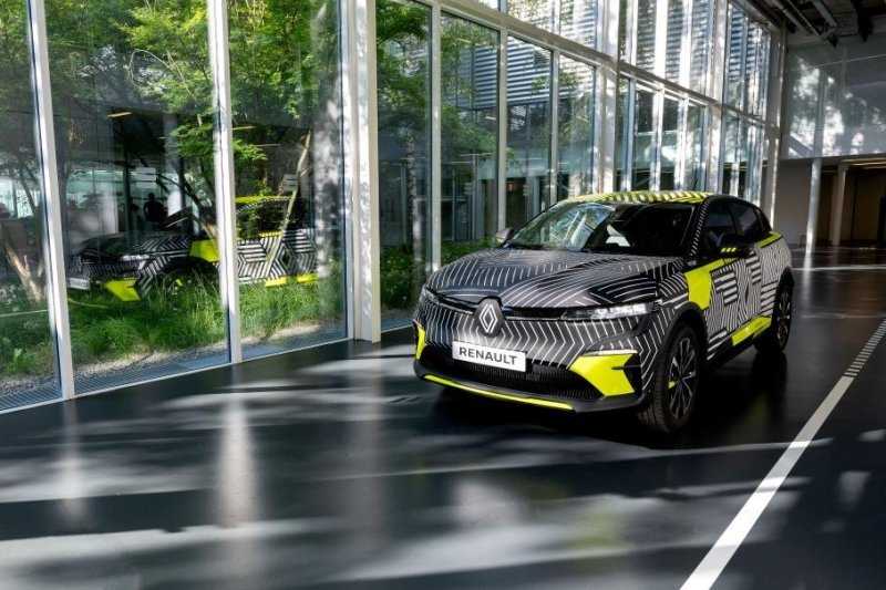 Renault раскрыла подробности об электрическом MeganE