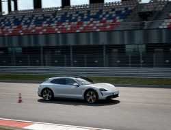 Самый быстрый тест-драйв самых быстрых Porsche на треке «Формулы 1»