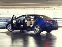 Toyota не откажется от выпуска седанов