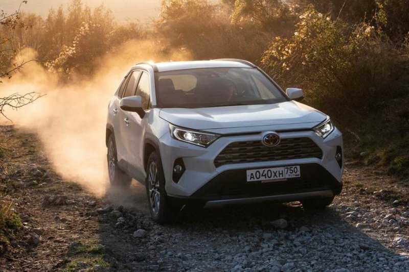 Toyota подняла цены на большинство автомобилей в России