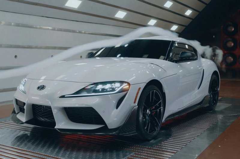 У Toyota Supra появилась карбоновая версия