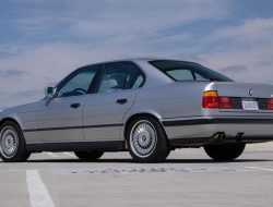 Ухоженную BMW M5 E34 с пробегом 396 тысяч км продают на аукционе