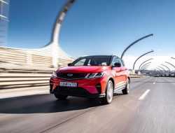 В России подорожали популярные кроссоверы Geely