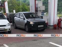 В России сфотографировали загадочный Hyundai Solaris в маскировке