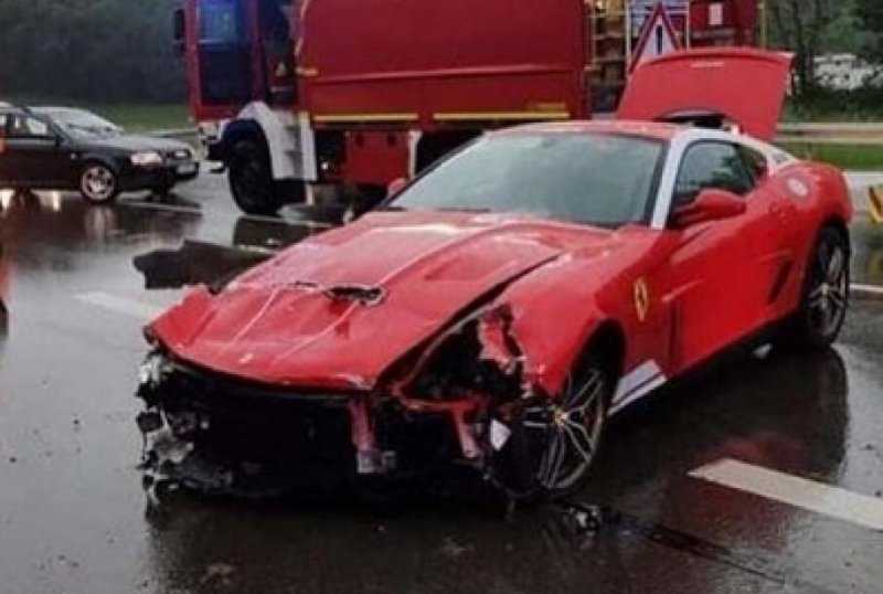 Водитель редчайшего Ferrari не справился с управлением и превратил суперкар в утиль