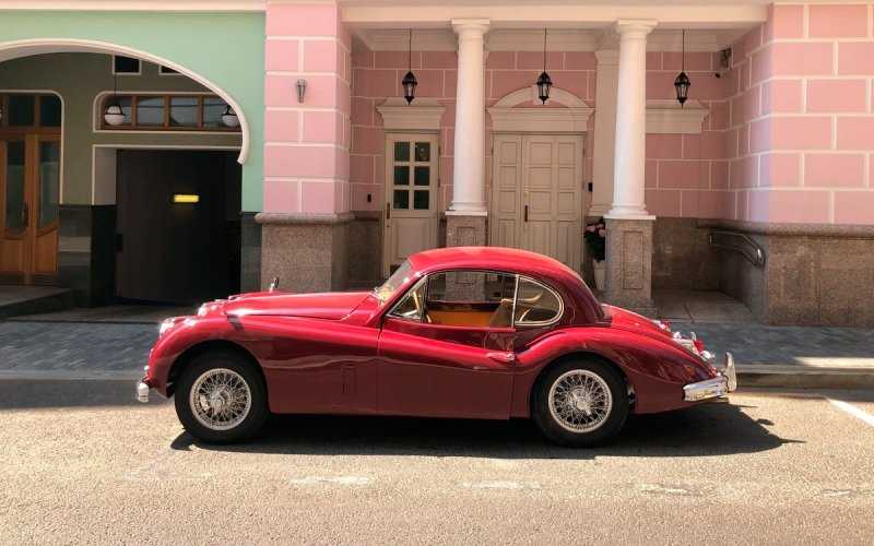 
            Редкий спортивный Jaguar 1956 года выставили на продажу за ₽9 млн
        
