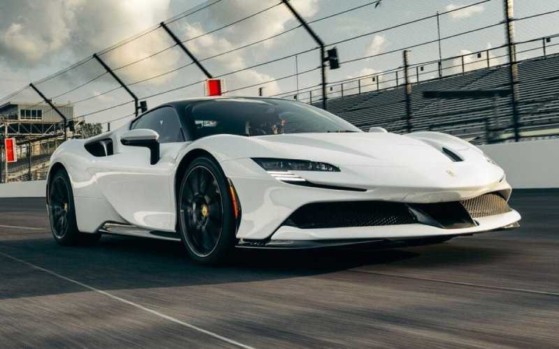 
            Видео: 1000-сильная Ferrari установила рекорд трассы «Индианаполис»
        