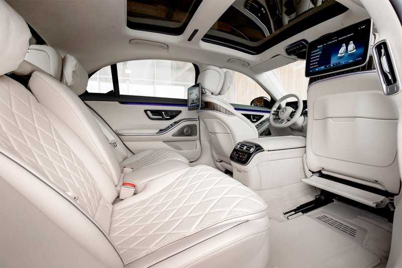 
            Новый Mercedes S-Class стал подзаряжаемым гибридом
        