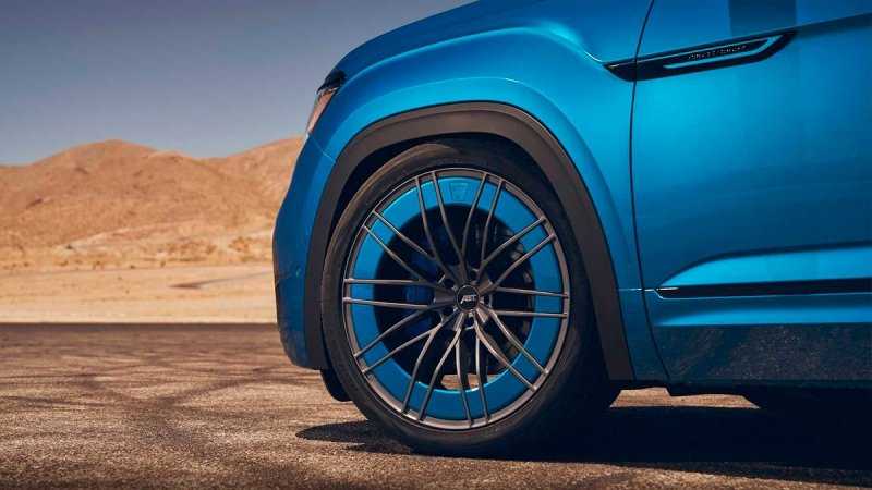 
            У большого кроссовера Volkswagen Atlas появилась 300-сильная версия
        