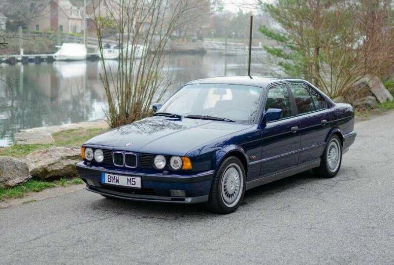 30-летнюю BMW M5 E34 продали по цене новой 5-Series