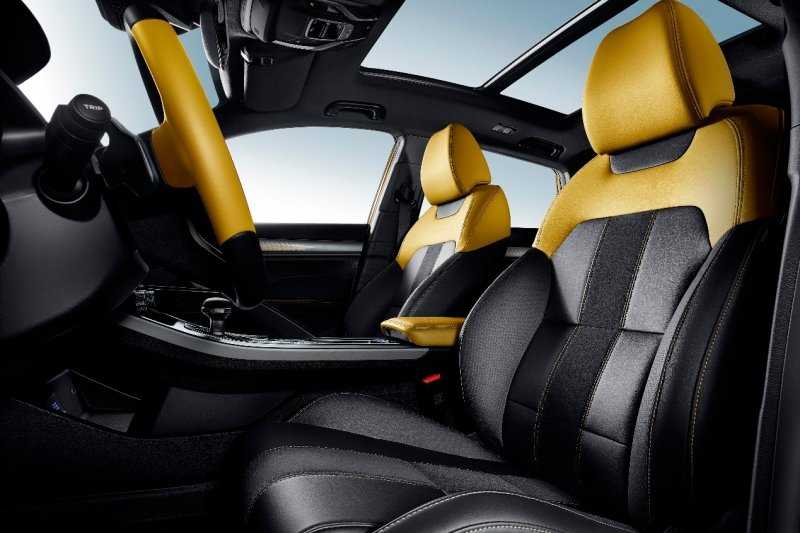 
            Geely обновила компактный кроссовер Coolray
        