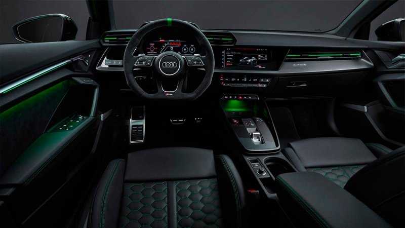 
            Audi представила спортивные хэтчбек и седан RS3 нового поколения
        