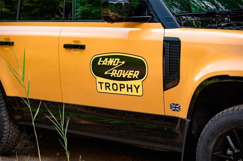 
            Новый Land Rover Defender получил версию для экспедиций
        