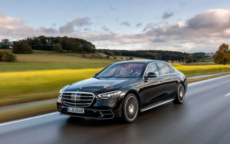 
            Новый Mercedes S-Class стал подзаряжаемым гибридом
        
