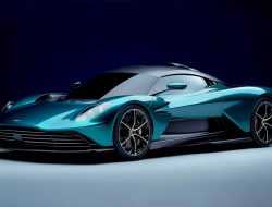 Aston Martin представил 950-сильный гиперкар Valhalla