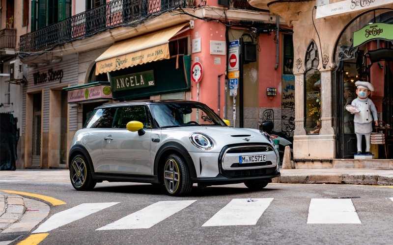 
            Mini привезет в Россию электрический хэтчбек
        