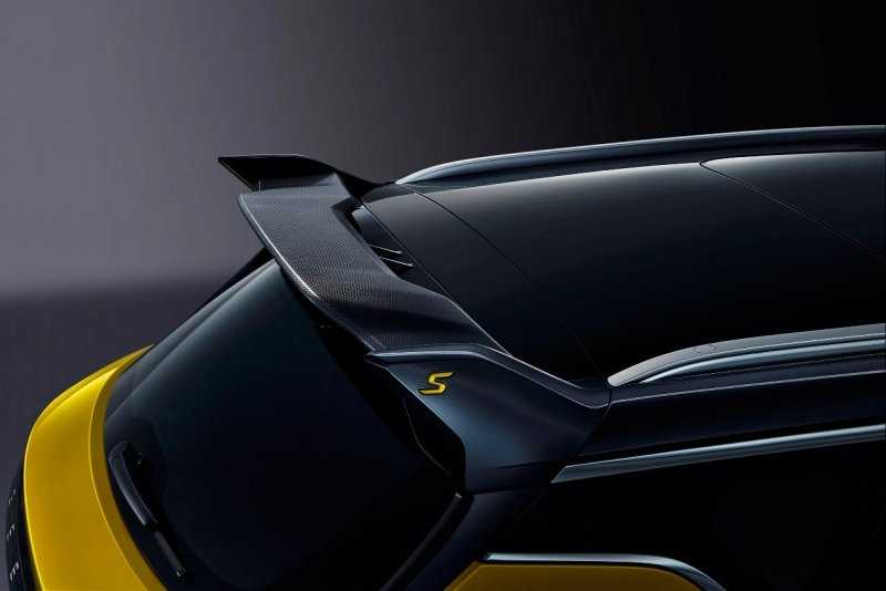 
            Geely обновила компактный кроссовер Coolray
        