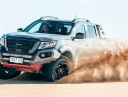 Пикап Nissan Navara адаптировали к тяжелому бездорожью