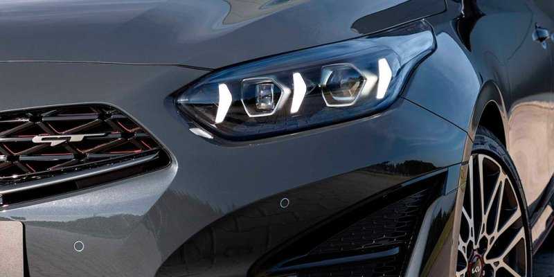 
            Kia представила обновленное семейство Ceed
        